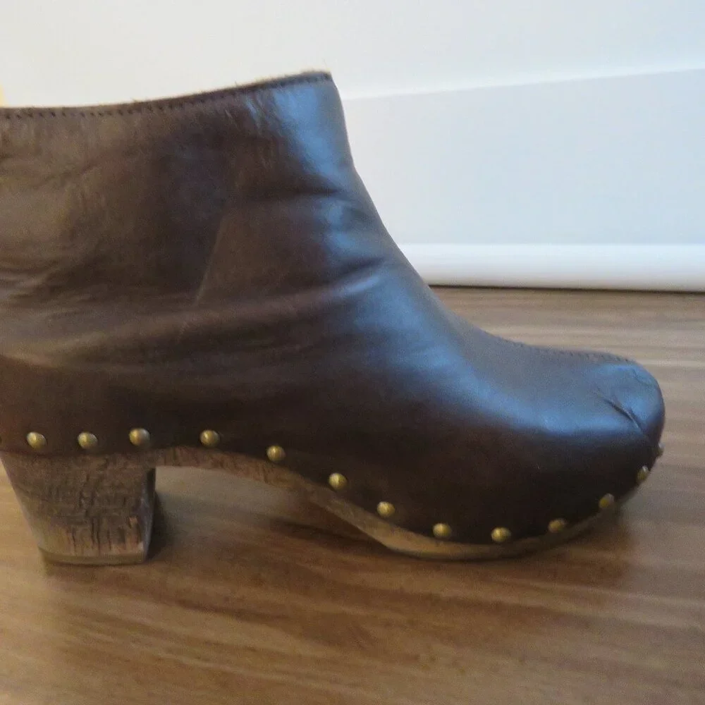 BOSABO Brown Leather Studded Clog Booties Boots Grandma Boho - Size US 6
